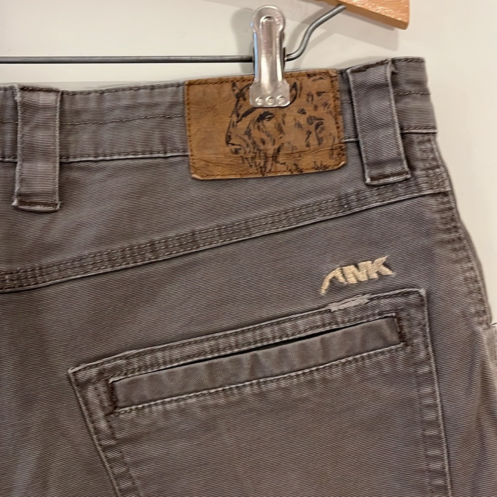 MOUNTAIN KHAKIS Men’s 32” Classic Fit Shorts 9” Inseam Gray Flat Front Cargo - Picture 6 of 7
